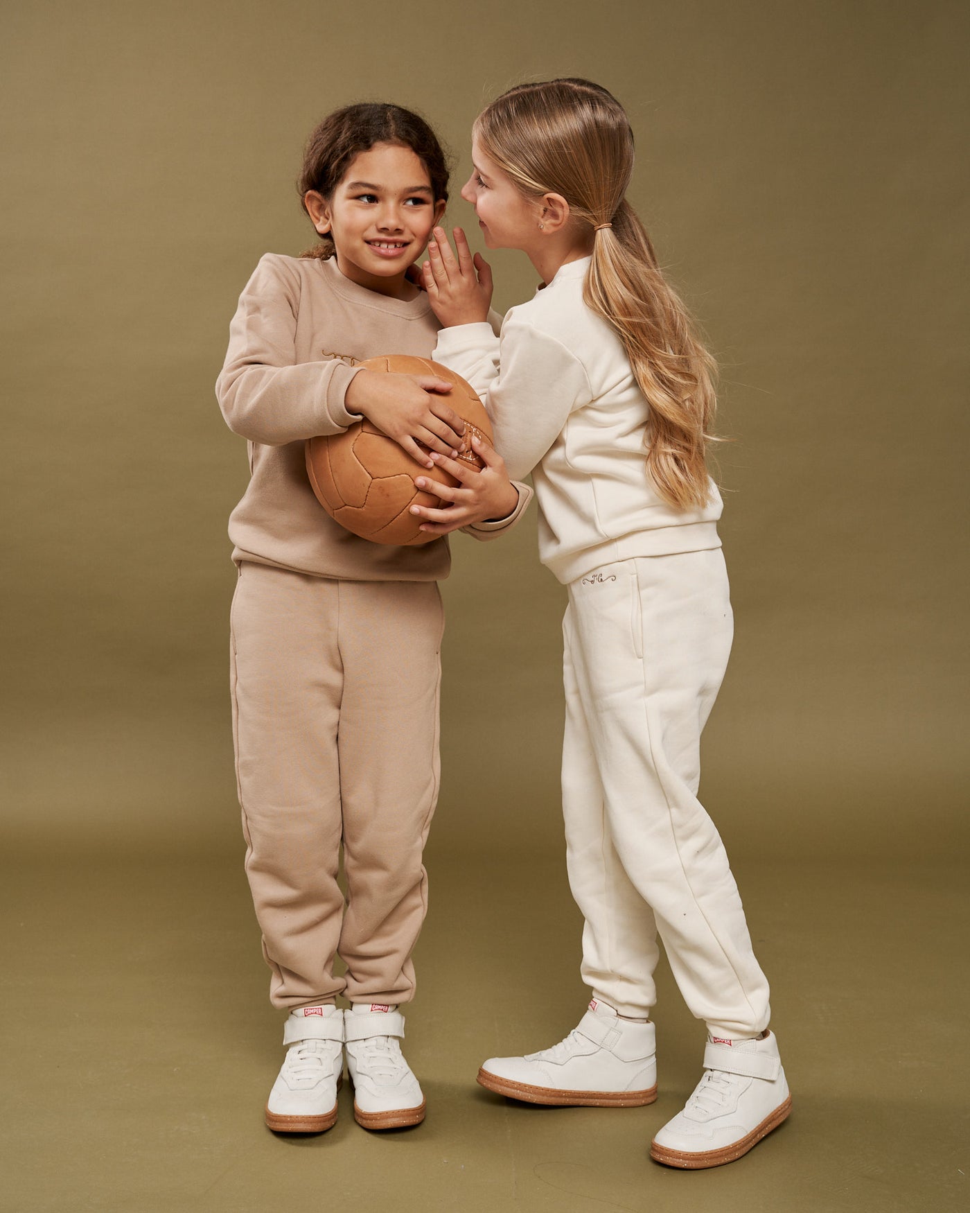 PANTALÓN UNISEX SOCCER CAPPUCCINO